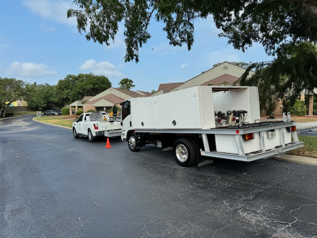 A Good Neighbor pest control service truck in Tampa Bay